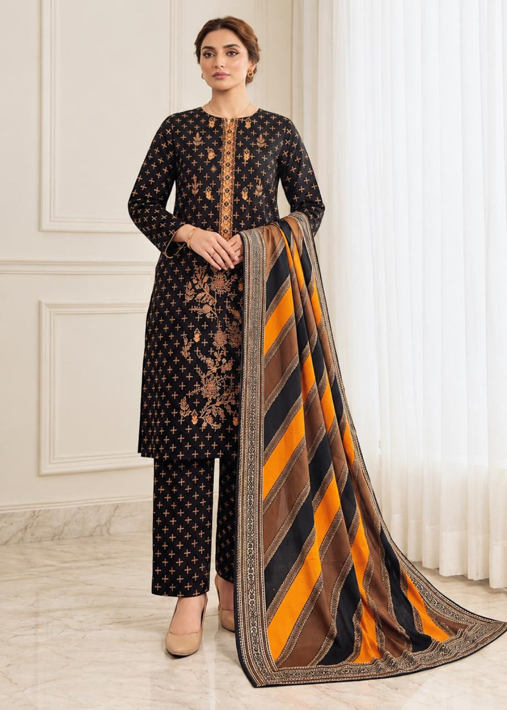 Hajra Emaan Khaddar 3PC